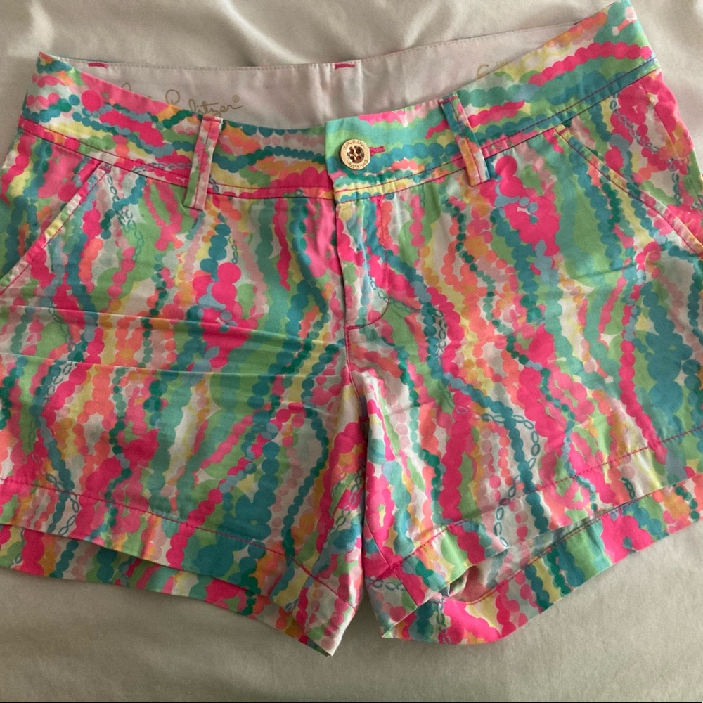Lilly Pulitzer dripping in jewels Callahan shorts size 6.